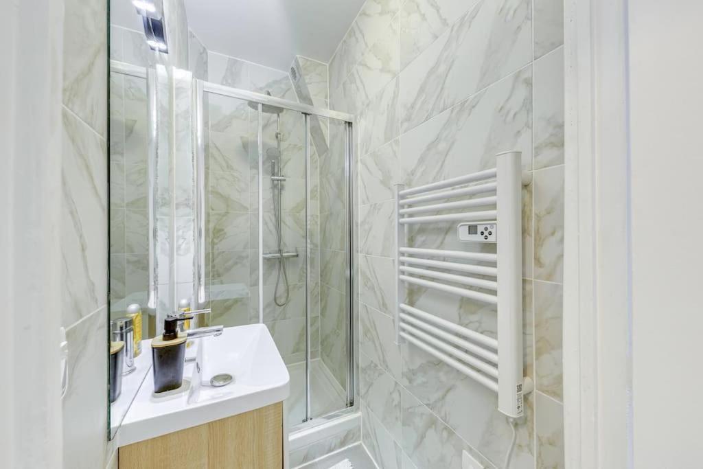 Appartement Moderne, Proche Porte De Versailles Et Gare De Clamart 말라꼬프 외부 사진